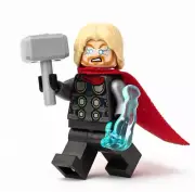 New LEGO Thor Pearl Dark Gray Legs Minifigure - Marvel Avengers - 76153 (sh623)