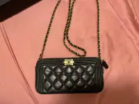 在飛比找Yahoo!奇摩拍賣優惠-Chanel Boy Clutch With Chain 黑