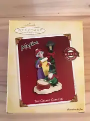 MAXINE THE CRABBY CAROLER Hallmark Keepsake CHRISTMAS ORNAMENT Sound Magic Light