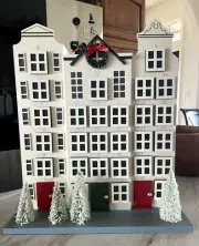 THRESHOLD CHRISTMAS HOUSE COUNTDOWN ADVENT CALENDAR