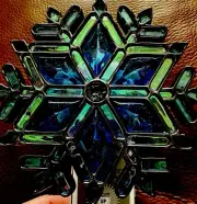 Bath & Body Works Wallflower Plug STAINED GLASS SNOWFLAKE- Lights Up 24/7 - NWT