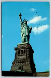 c1960s Statue of Liberty New York Island Vintage Postcard