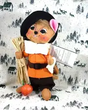 Annalee Thanksgiving 8" Pilgrim Harvest Mouse with one tooth showing NEW