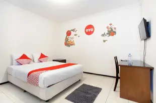 OYO143都庫古邦公寓OYO 143 Dukuh Kupang Residence