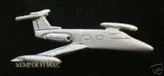 MADE IN THE USA! LEARJET 24 PEWTER JET AIRPLANE LAPEL HAT PIN PILOT WOW