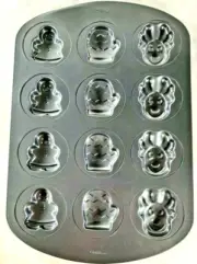 Christmas Cookie Sheet Pan Gingerbread Man Mittens and Reindeer Wilton