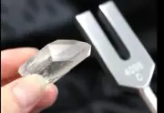 Crystal tuner with one natural crystal?Tuning fork 4096Hz healing?meditation