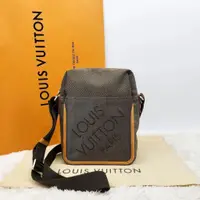 在飛比找蝦皮購物優惠-LOUIS VUITTON 路易威登 肩背包 M93224 