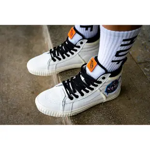 【A-KAY0】VANS X NASA SK8-HI 46 MTE DX 宇航員 皮革 米白【VN0A3DQ5UQ4】