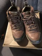 Ariat Women's Terrain Boots ATS Size 7.5 Cordovan 10004138