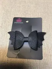 paparazzi drive them batty! hair clip