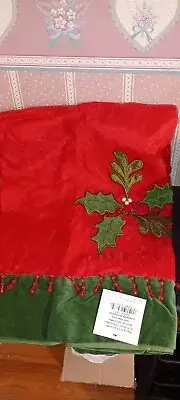C&F HOME-MISTLETOE TABLE TOPPER- 2024-NEW-54" X54"