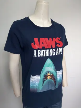 【皮老闆】二手真品 A Bathing Ape x Jaws 2016 春夏聯名 衣服 上衣 短袖 E203 BAPE