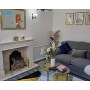 Centrally Located W/ Free Parking & Smart Tv