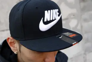 南◇現  NIKE 電繡  snapback 棒球帽  帽子 SWOOSH 勾勾 黑白 584169-010