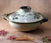 Tsuchigama-yaki's donabe fish image pot, one shaku. From Japan