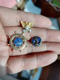 在飛比找Yahoo!奇摩拍賣優惠-美國海軍銅章 鍍金包金小徽章可做火機貼章
