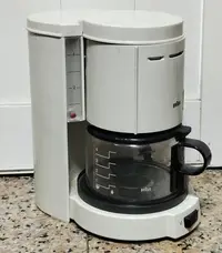 在飛比找Yahoo!奇摩拍賣優惠-德國百靈 BRAUN 美式咖啡機 KF12。。。墨西哥製