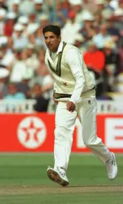 Wasim Akram Pakistan Fast Bowler 1996 Old Player Cricket Photo