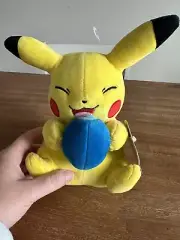 TOMY Pokemon Pikachu With Blue Berry 8" Plush 2018 R7 NEW
