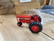 Scale Models 1/16 Farmall "Farmtoy" 806 Tractor