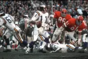 Joe Kapp Of The Minnesota Vikings Drops Back To Pass 1970 OLD PHOTO 3