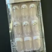 NEW Dashing Diva Magic Press On Medium Length White French Tip Timeless Jewels