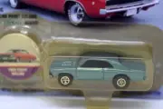 Johnny Lightning Muscle Cars USA - 1966 Chevy Malibu - Blue MOC