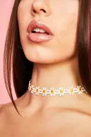 Spring Sensation Daisy Choker
