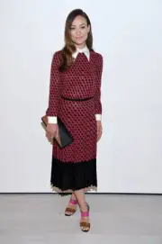 Olivia Wilde poses backstage at the Michael Kors Spring 2016 Runwa - Old Photo 2