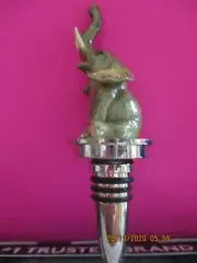 53033 ~ AFRICAN ELEPHANT ENAMEL & CRYSTAL WINE STOPPER