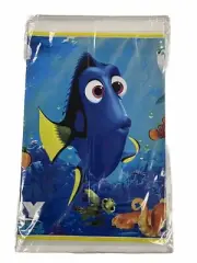 Finding Dory Plastic Table Cover (56” X 96”) - Mantel de Buscando a Dory