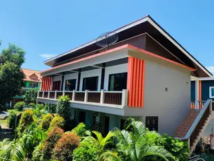 Lanta Phongpipat Resort