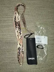 Oakley Wanderlust Lanyard B1B Crazy Camo Desert Keychain Id Carabiner Swivel