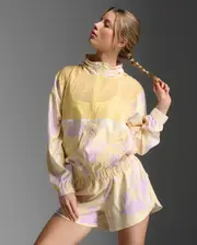 Aero Sheer Windbreaker, 2XU, XS, Pixel Lemon/White Reflective, Female