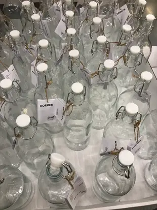 《蝦皮電子發票》超級IKEA代購-1公升附蓋水瓶 透明玻璃水瓶 酒瓶水瓶