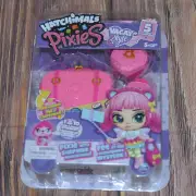 Hatchimals Pixies Vacay Style Pink Passport 2.5" Pixie w/ Surprise Accessories