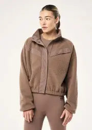 SHELTER SHERPA JACKET IN FOSSIL, M