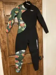 Hevto Women’s Wetsuit X-Small Black with Floral Patterns