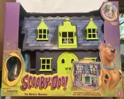 Scooby Doo Collector Mystery Mansion S1 NEW IN BOX NIB Includes Scooby Figure