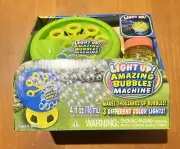Light Up! Amazing Bubbles Machine / Age 3+ 118mL Solution Makes Thousands Bubble
