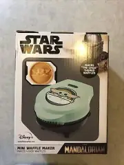 Star Wars The Mandalorian The Child Baby Yoda Grogu 4 inch Mini Waffle Maker