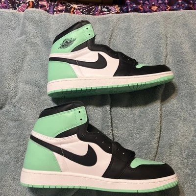 Air Jordan 1 Retro High Og White/ Black-green Glow Size 13