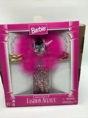 Barbie Deluxe Fashion Avenue DRESS & FEATHER BOA 14307 ©1996 NIP