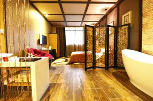 紐賓凱艾唯汀酒店(武漢湖北大學店)Aishang Weige Themed Hotel