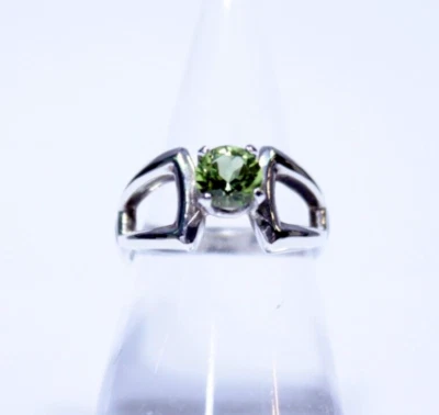 Peridot Ring 4mm Round Sterling Silver .925 Sz 7