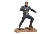 Diamond Select Toys Marvel Gallery: Avengers Infinity War Movie Captain America PVC Diorama Figure, Multicolor