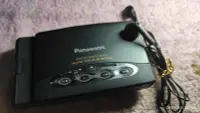 在飛比找Yahoo!奇摩拍賣優惠-PANASONIC RQ-S95 無線遙控 卡式隨身聽 卡帶