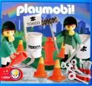 NEW Playmobil 9509 Toxic Waste Clean-up Team HAZMAT Cleaning Toxic Spill RARE