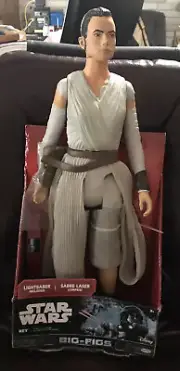 Doll, “Star Wars” Big-Figs “Rey” Poseable Figure with Lighsaber, New in Box (j)